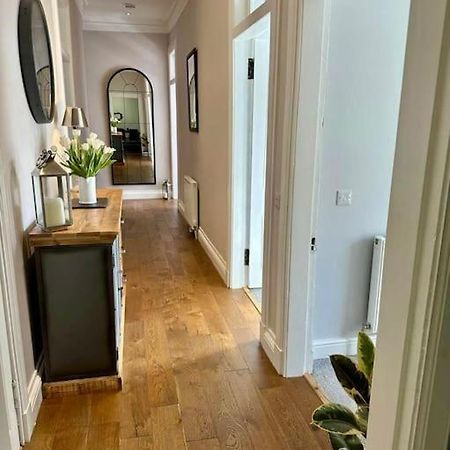אובאן Beautiful Spacious Apartment In Town Centre מראה חיצוני תמונה